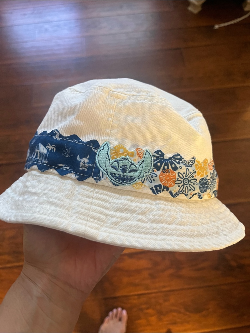 White Lilo & Stitch Bucket Hat
